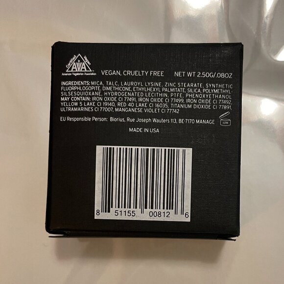 NUDE ENVIE Dreamy Eyeshadow in a Silver Mirror Compact Brand New in Box NWT - Picture 4 of 4